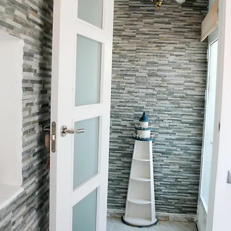 Charming Upper With Terrace And Communal Pool In * טורבייחה