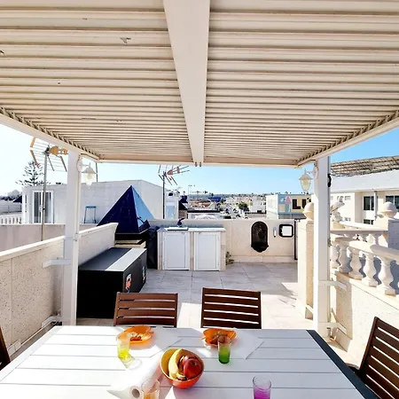 דירה Charming Upper With Terrace And Communal Pool In טורבייחה