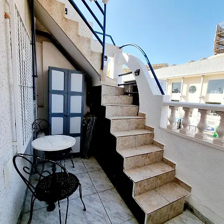 Charming Upper With Terrace And Communal Pool In דירה *