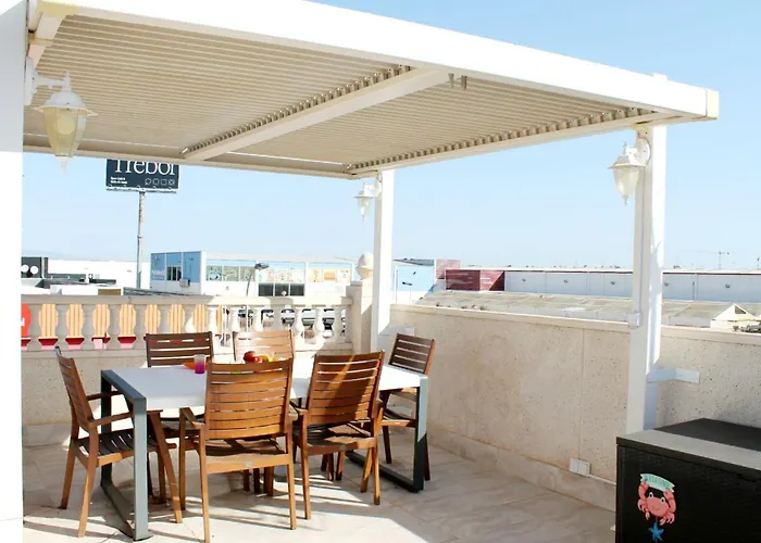 Charming Upper With Terrace And Communal Pool In Torrevieja