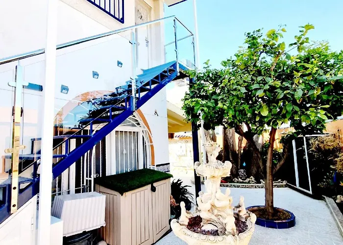 Charming Upper With Terrace And Communal Pool In * Torrevieja