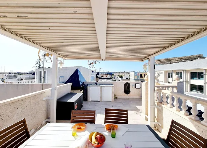 Apartment Charming Upper With Terrace And Communal Pool In Torrevieja