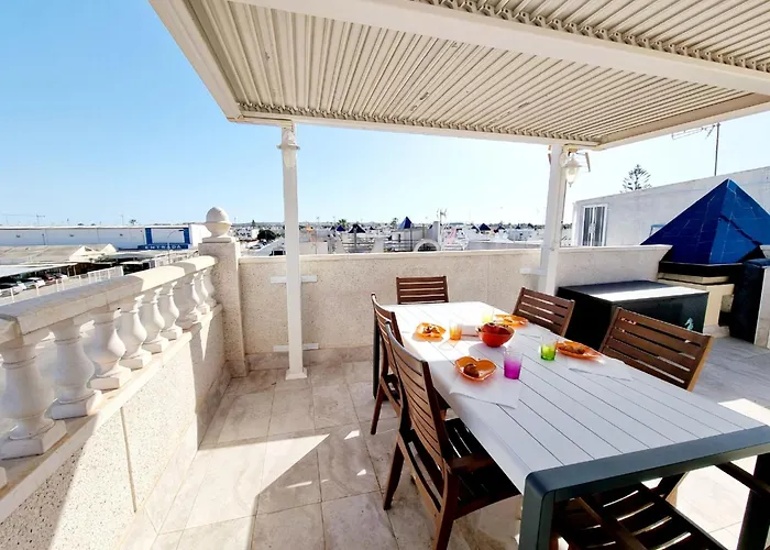 Apartment Charming Upper With Terrace And Communal Pool In