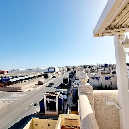 Charming Upper With Terrace And Communal Pool In Torrevieja