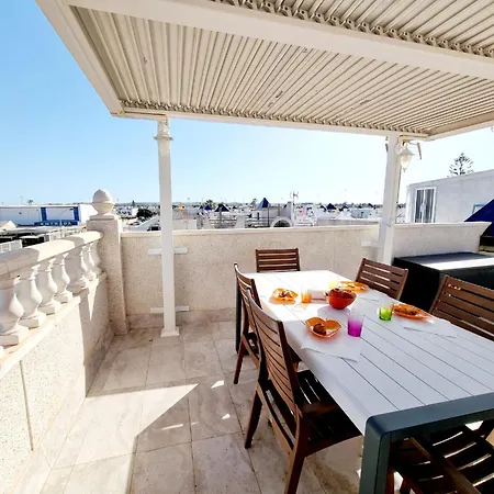 Apartment Charming Upper With Terrace And Communal Pool In