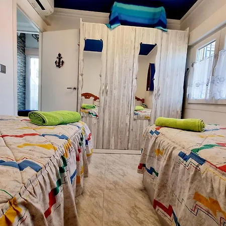 شقة Charming Upper With Terrace And Communal Pool In