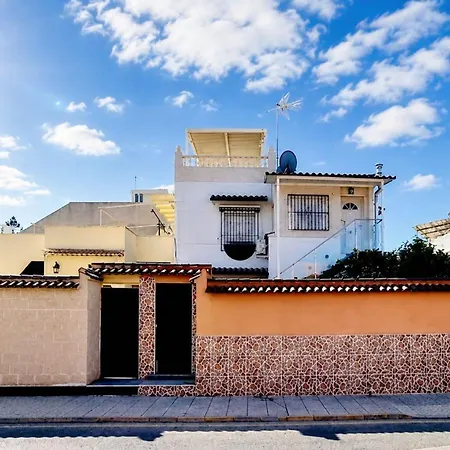 Charming Upper With Terrace And Communal Pool In * Torrevieja