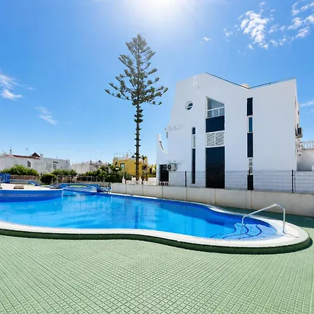 Apartment Charming Upper With Terrace And Communal Pool In Torrevieja