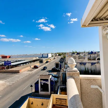 Charming Upper With Terrace And Communal Pool In Torrevieja
