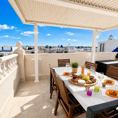 Apartment Charming Upper With Terrace And Communal Pool In