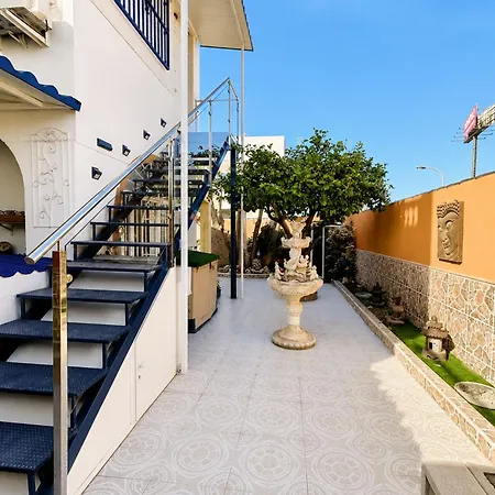 Charming Upper With Terrace And Communal Pool In Torrevieja
