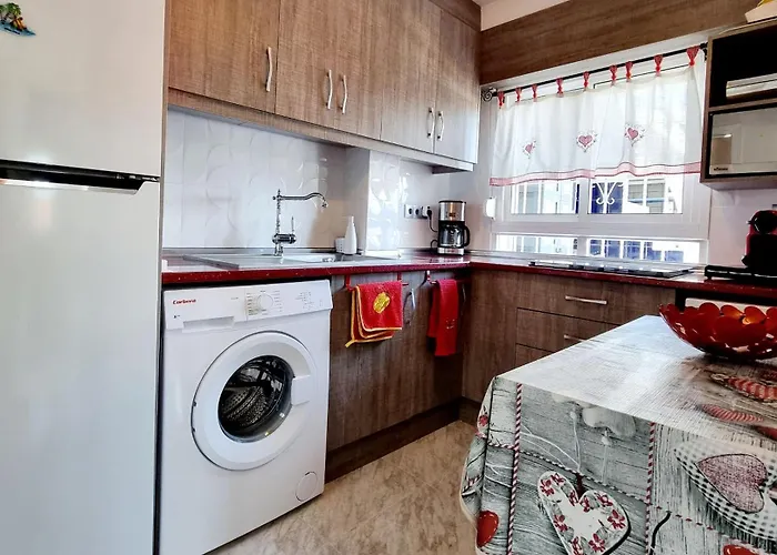 Charming Upper With Terrace And Communal Pool In Lejlighed *